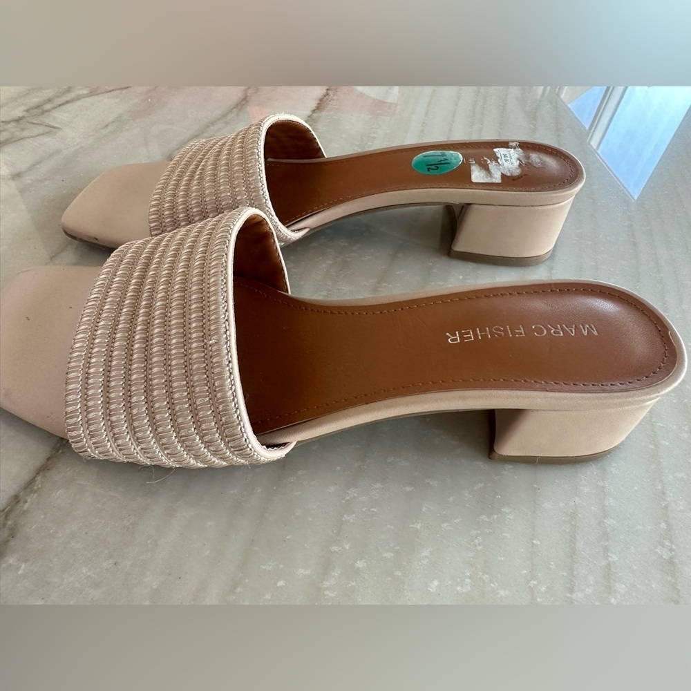 Women Sandals - Picture 3 of 5